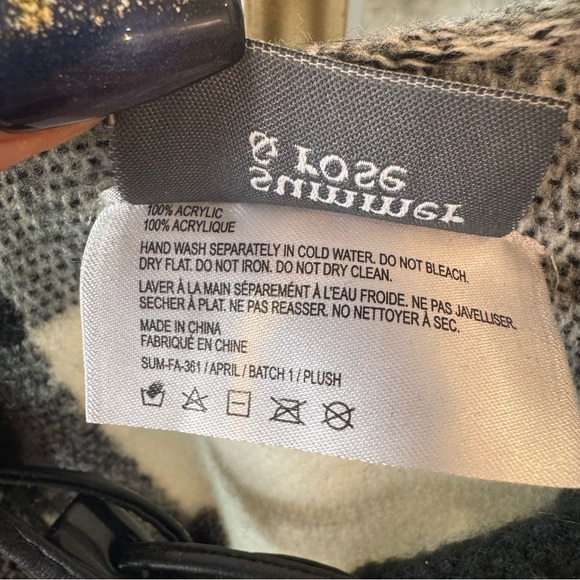 Summer & Rose FabFitFun Women’s One Size Black & White Plaid Poncho with Fringe - Picture 4 of 9